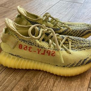 Boys Yeezy neon* sneakers